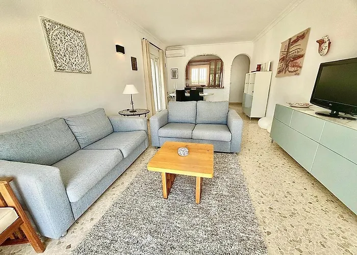 A2405 Modern 2 Bed 2 Bath Penthouse Burriana Апартаменты *