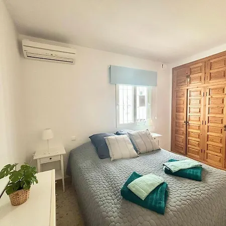 A2405 Modern 2 Bed 2 Bath Penthouse Burriana